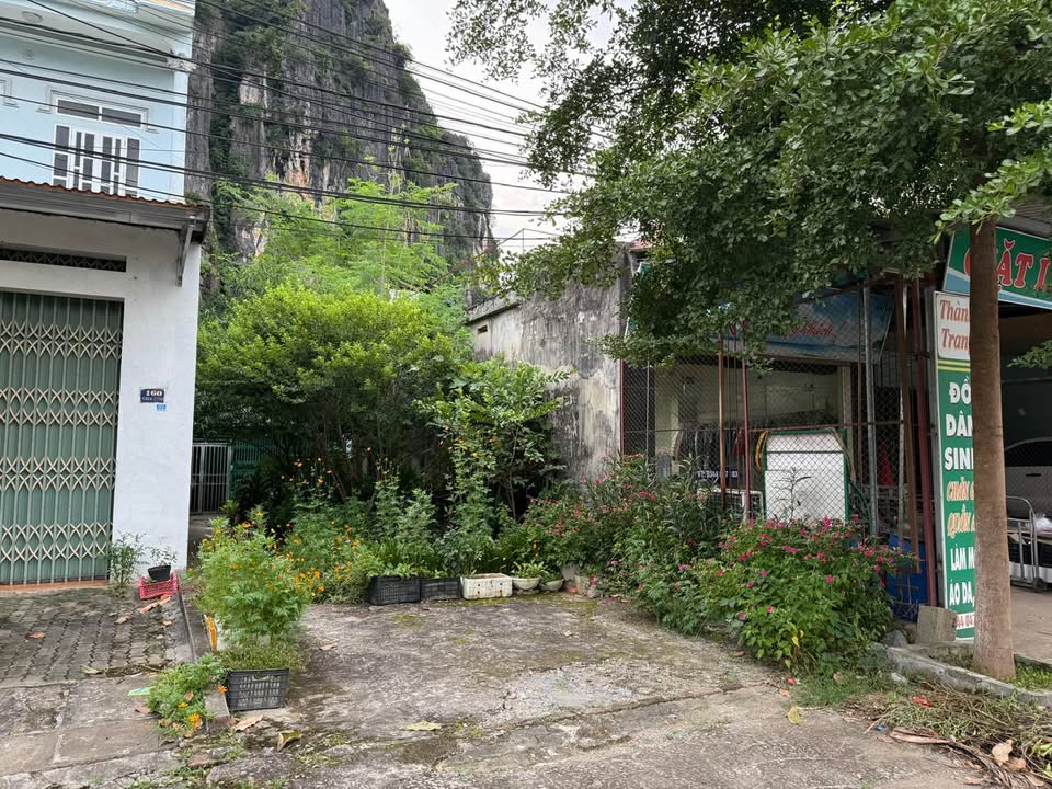 Đất mặt đường huyện Tân Lạc 154m² giá 2 tỷ - Cơ hội đầu tư tuyệt vời!