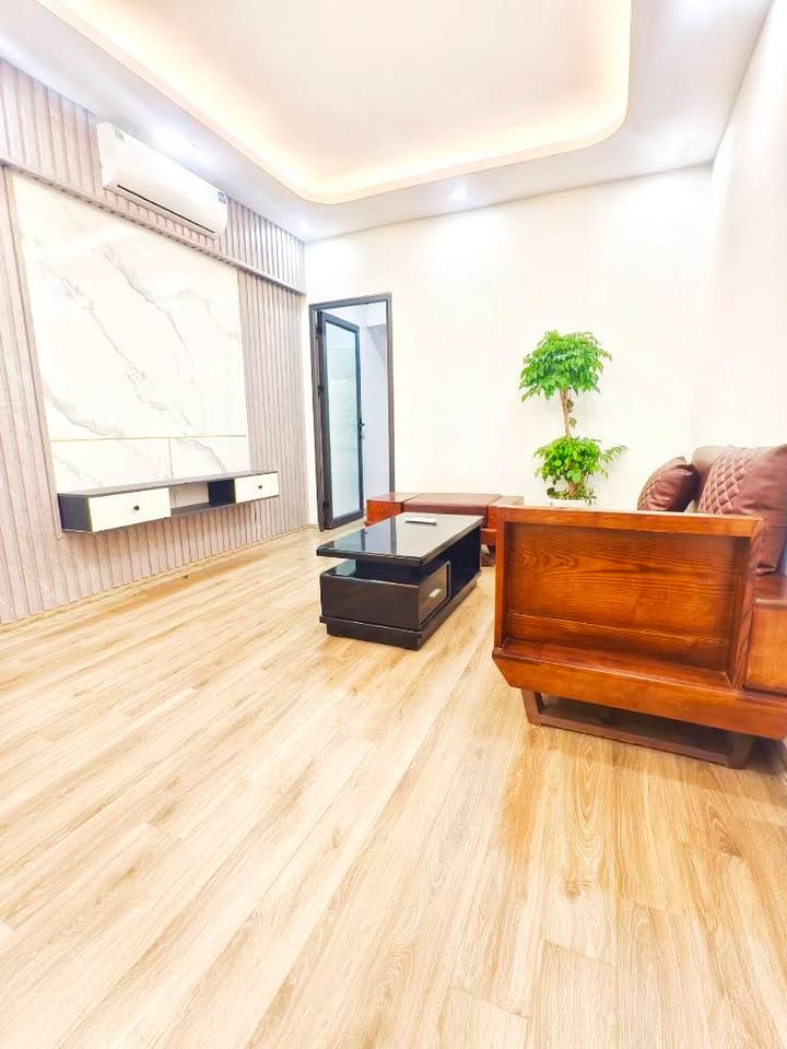 Căn hộ Tập thể Huỳnh Thúc Kháng Đống Đa 80m² giá 5.1 tỷ - Không gian sống lý tưởng ngay trung tâm!