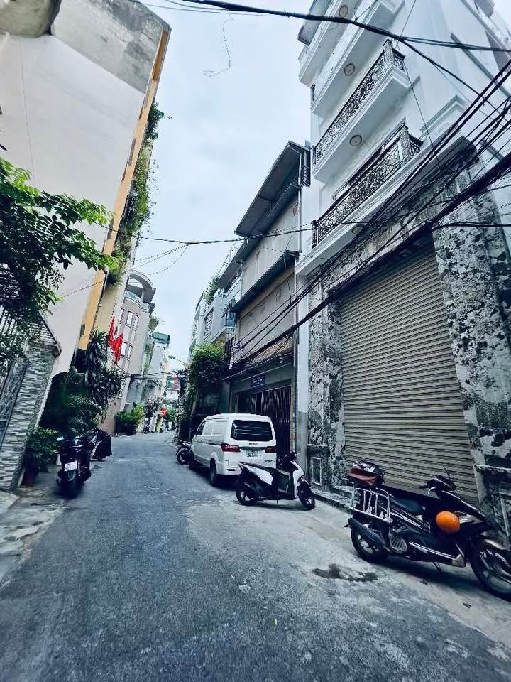 Nhà mặt phố Phạm Văn Đồng, Cổ Nhuế 55m² giá 17 tỷ - Kinh doanh đắc địa!