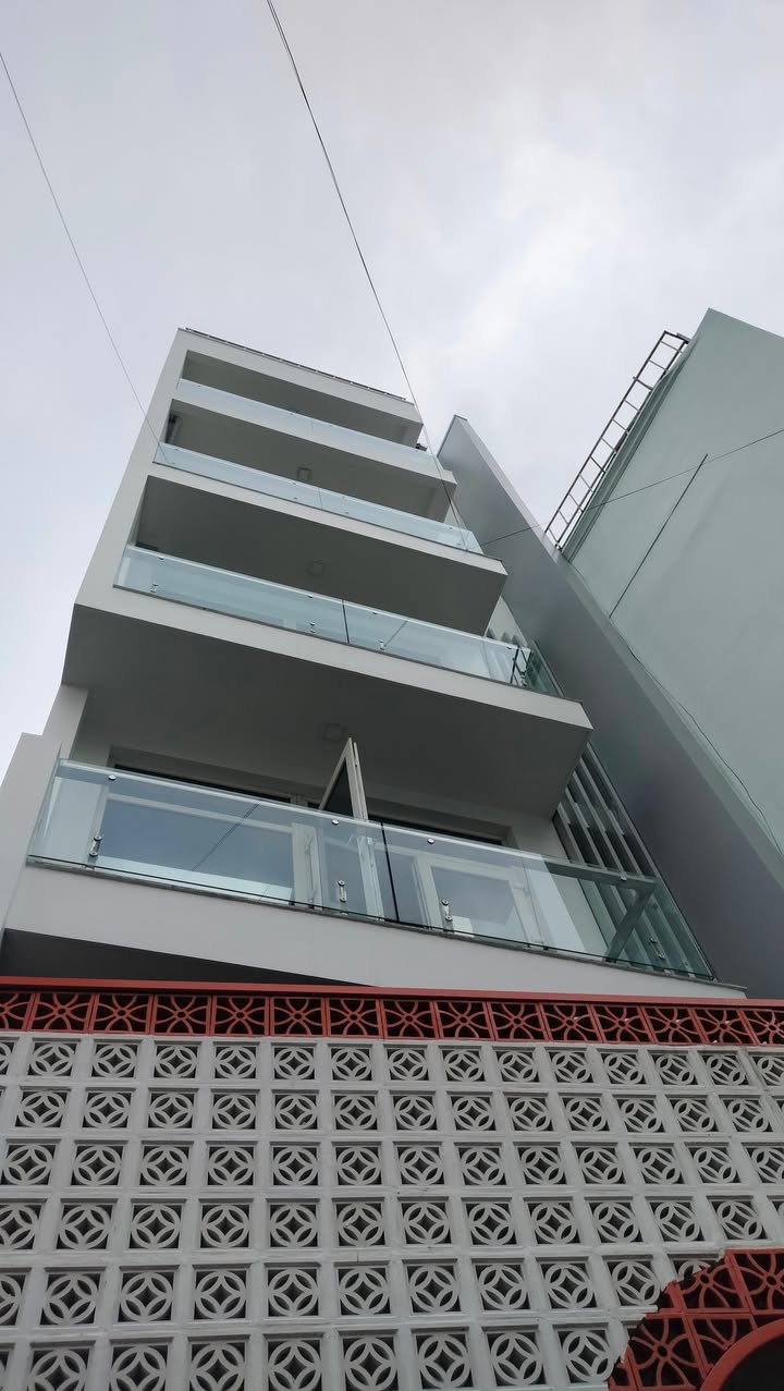 Nhà cho thuê nguyên căn mặt tiền Tân Hải, Q.Tân Bình - Diện tích 5.2x14m, mới 90%