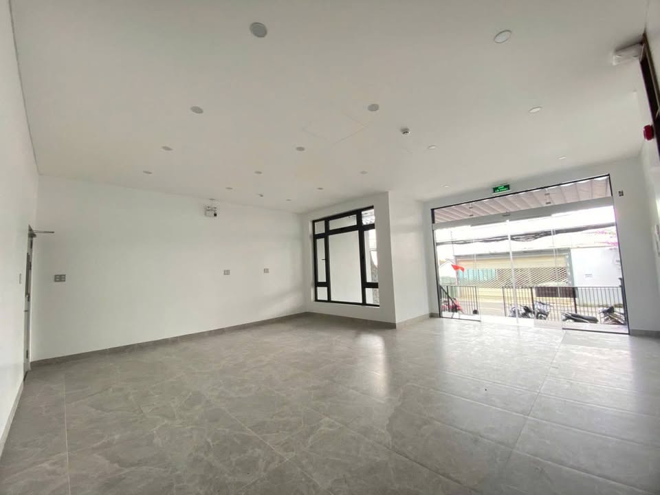 Mặt tiền FrontHouse cho thuê tại phường Xuân Hương Đà Lạt 152m² giá 20 triệu - Kinh doanh ngay!
