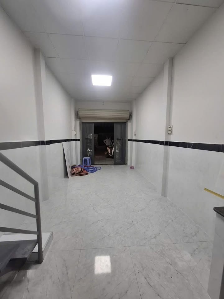 Nhà cho thuê mặt tiền 130 Ngô Chí Quốc, Thủ Đức 30m² - Kinh doanh sầm uất ngay!