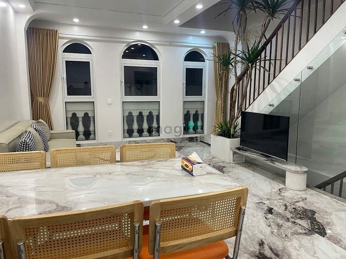 Cho thuê nhà 6 tầng mặt tiền 5m ngõ 150 Hoa Bằng - Thiết kế hiện đại, mới 100%