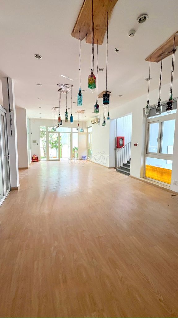 Cho thuê nhà nguyên căn mặt tiền Cách Mạng Tháng 8, Quận 3 - Diện tích 500m², giá 90 triệu/tháng