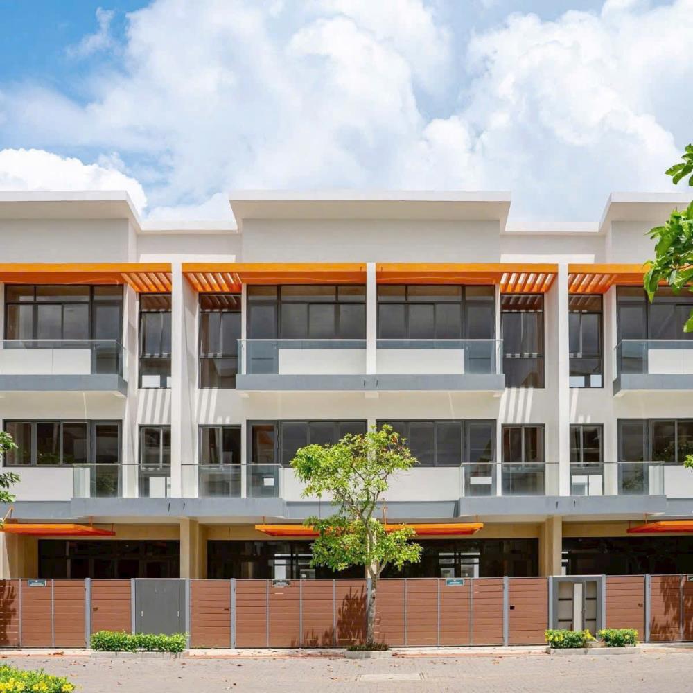 Nhà phố Elite Life Compound Long Hậu 80m² giá 3 tỷ - Sở hữu ngay chỉ với 1.2 tỷ!