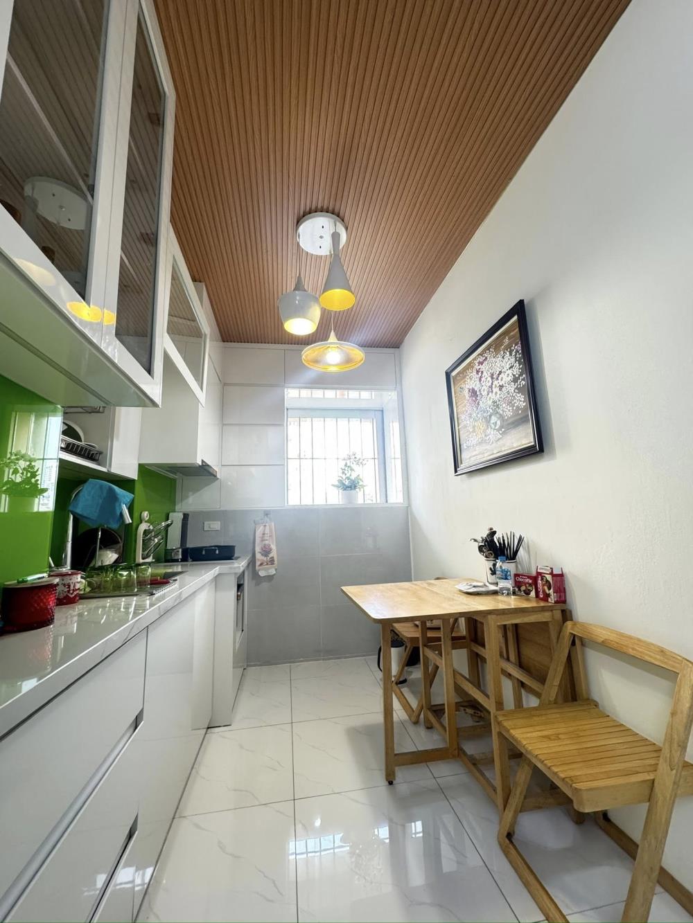 Căn hộ Nam Trung Yên 65m² giá 5.05 tỷ - Sổ đỏ chính chủ, tiện nghi đầy đủ!