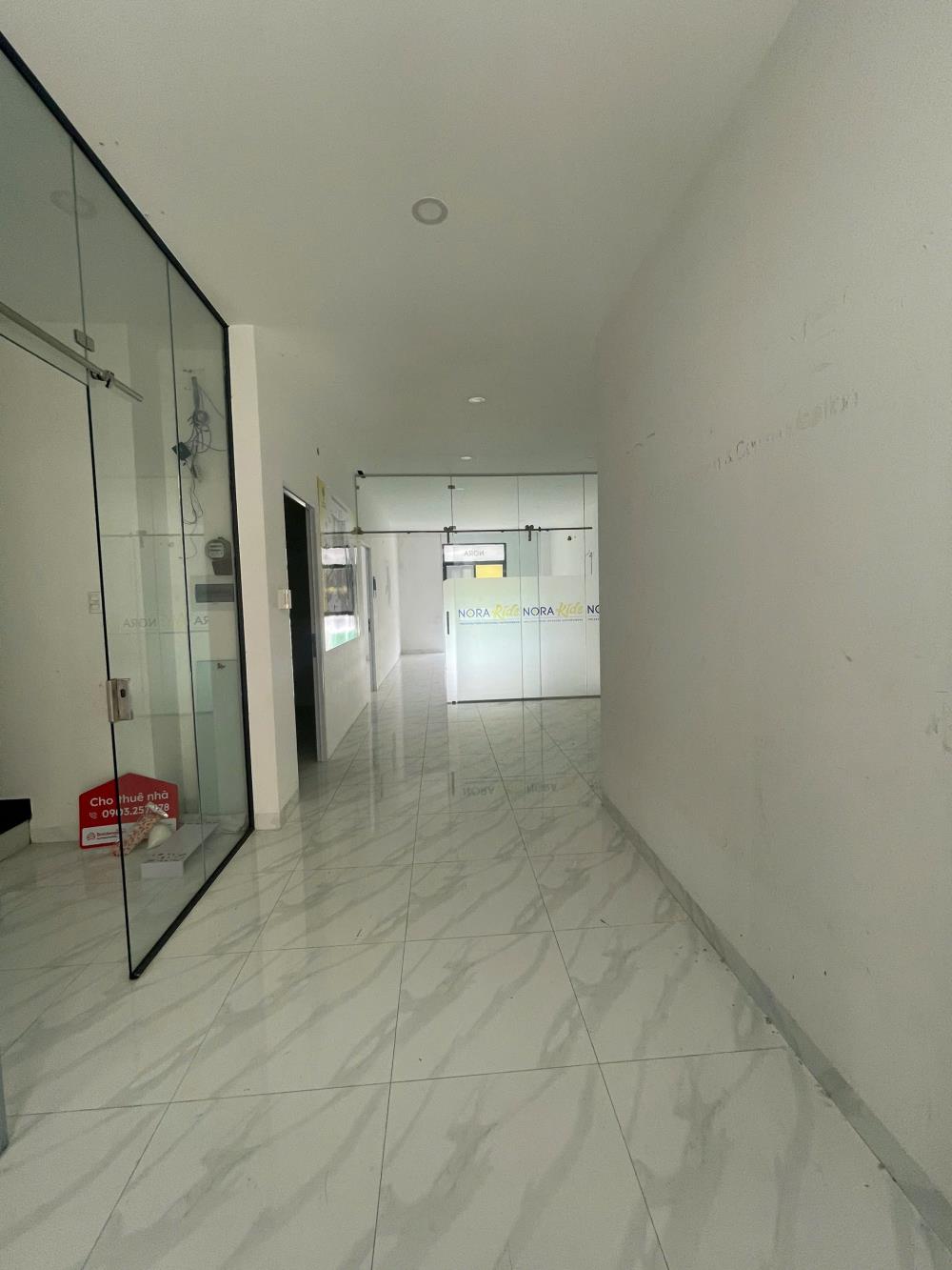 Cho thuê tầng văn phòng Vinhomes Grand Park 100m² - Đối diện Vinschool, giá chỉ 10 triệu!