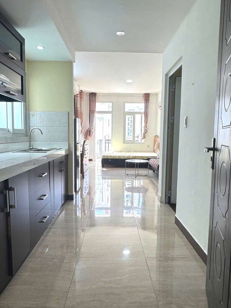 Căn hộ 1 phòng ngủ ban công Quận 4 giá 7.6 triệu - Full nội thất, sẵn sàng vào ở!