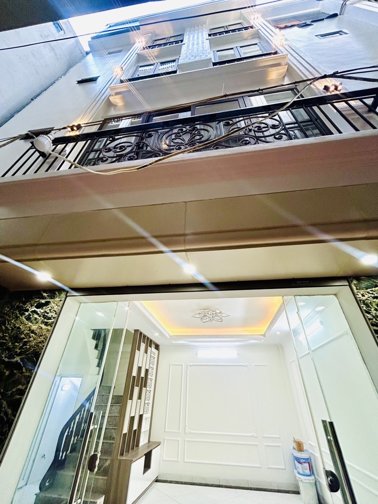 Nhà phố Hoàng Mai 46m² giá 8.6 tỷ - Ô tô đỗ cổng, an ninh tốt!