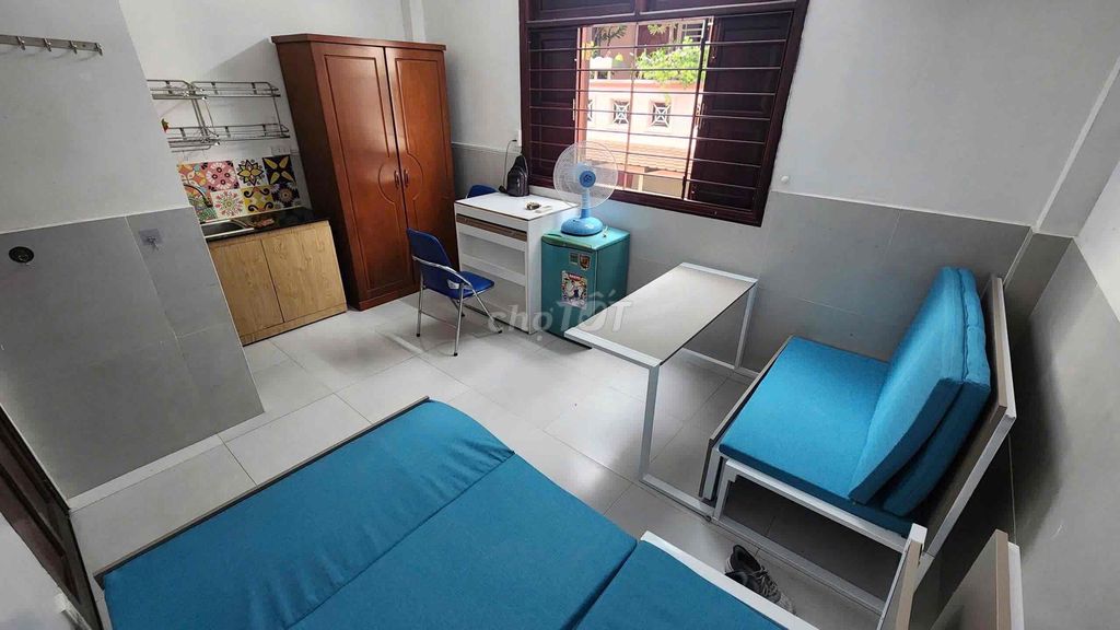 Phòng trọ Quận 1 28m² giá 5.3 triệu - Nội thất thông minh, tiện nghi đầy đủ!