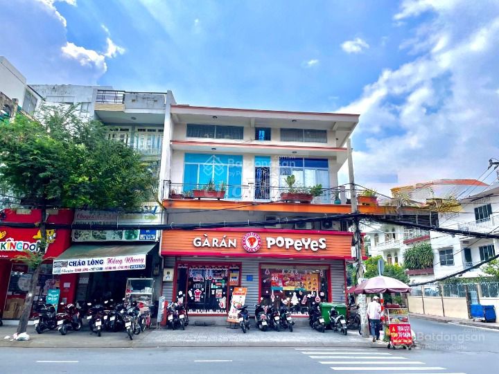 Nhà cho thuê góc 2MT Nguyễn Gia Trí, P25, Q. Bình Thạnh 250m² - Vị trí đắc địa, kinh doanh thuận lợi!