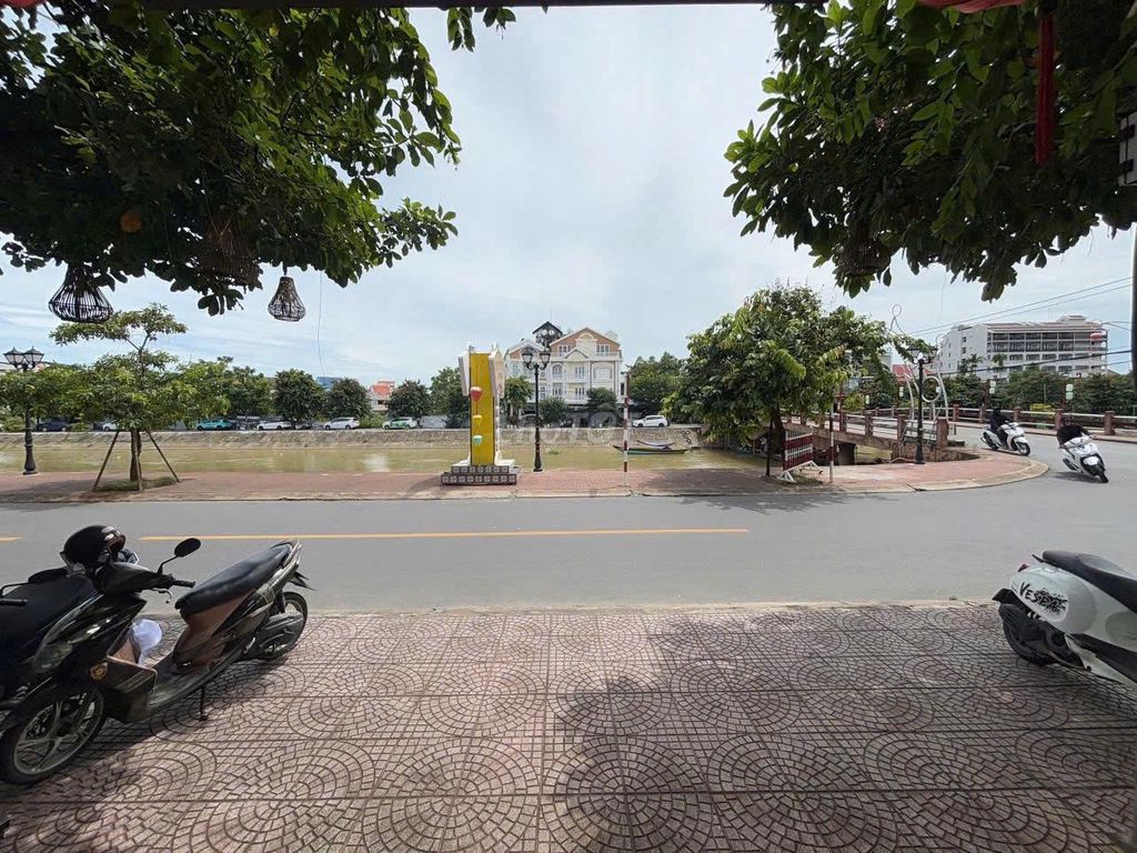 Cho thuê mặt bằng phố cổ Hội An 100m² giá 50 triệu - View sông Hoài tuyệt đẹp!