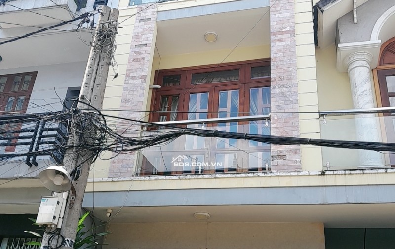 Nhà đẹp 3 tầng Hưng Lân, Bà Điểm Hóc Môn 98m² giá 6.99 tỷ - Thiết kế hiện đại, thoáng mát!