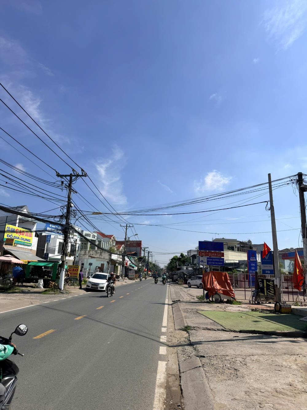 Bán nhà mặt tiền Nguyễn Duy Trinh, Long Trường, Quận 9 5x24m - Khu sầm uất, giá chỉ 13.5 tỷ!