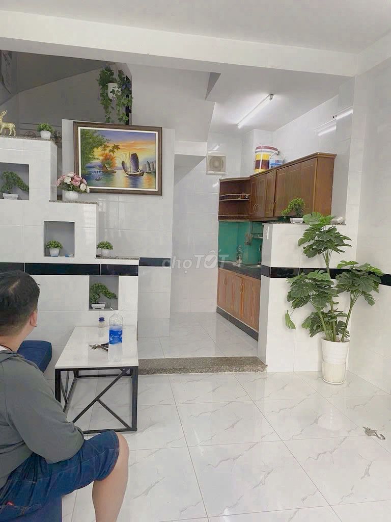 Nhà nguyên căn Thích Quảng Đức, Phú Nhuận 25m² giá 14 triệu - Thiết kế hiện đại, thoáng mát!