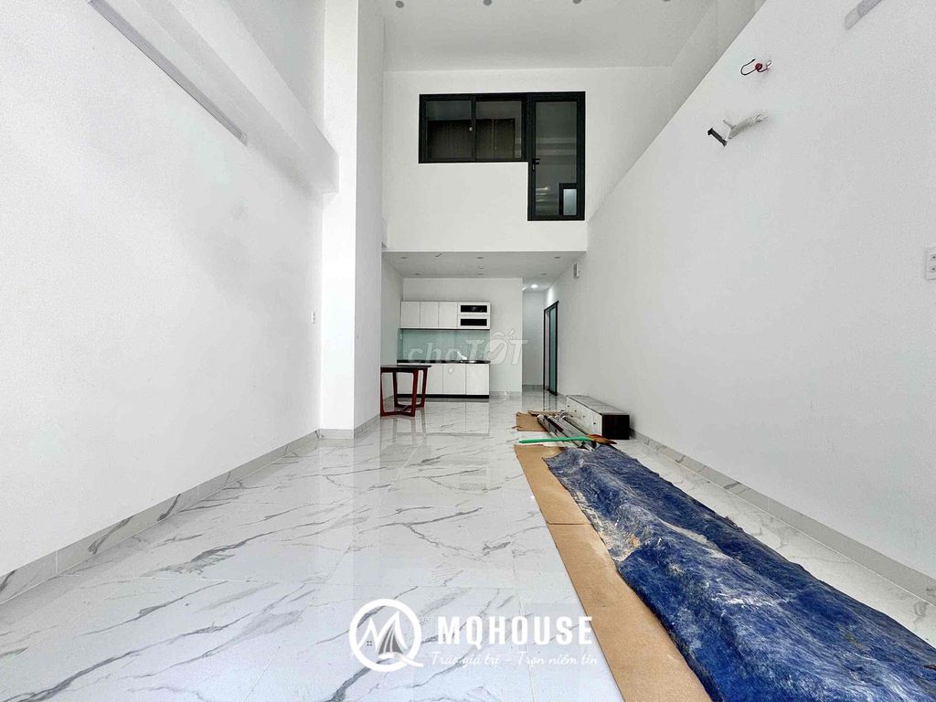 Cho thuê mặt bằng kinh doanh 100m² - Mặt tiền lớn tại quận Tân Phú - Nội thất mới 100%!