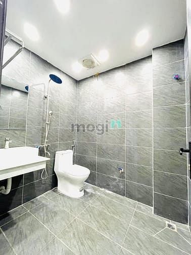Nhà phố Đường Láng 123m² giá 35 tỷ - Kinh doanh ngay, sổ đỏ chính chủ!