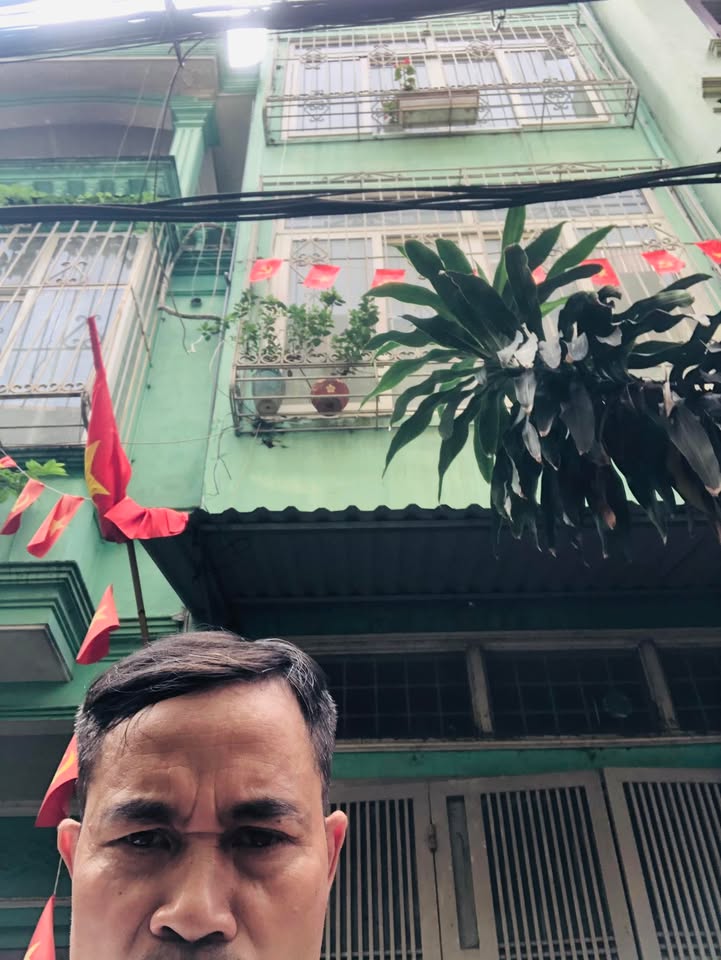 Nhà phân lô Nghĩa Tân 28m² giá 10.8 tỷ - Ô tô vào tận nhà, vị trí đắc địa!