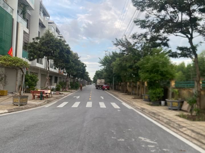 Cho thuê nhà Himlam Đại Phúc Bắc Ninh 4 tầng giá 28 triệu - Thang máy tiện nghi, không gian thoáng đãng!