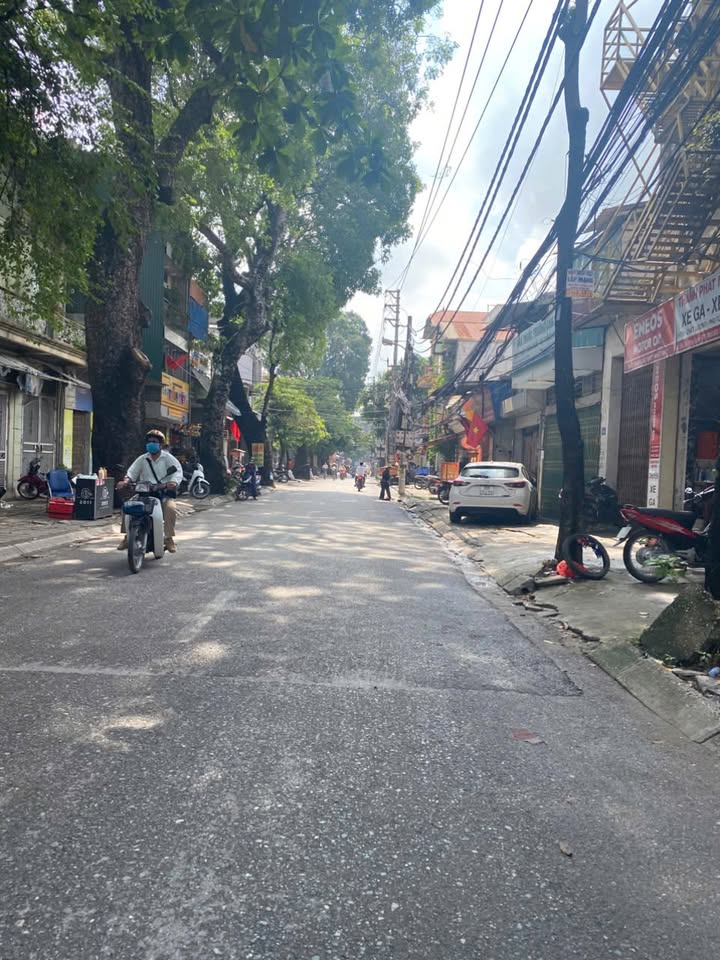 Nhà mặt đường Thúy Lĩnh, Lĩnh Nam 100m² giá 12 triệu - Kinh doanh thuận lợi!