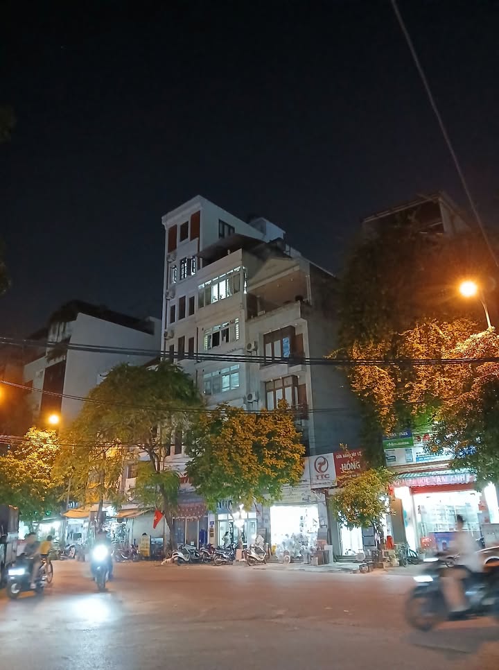 Nhà mặt phố Mỗ Lao, Hà Đông 72m² giá 2 tỷ - Kinh doanh sầm uất!