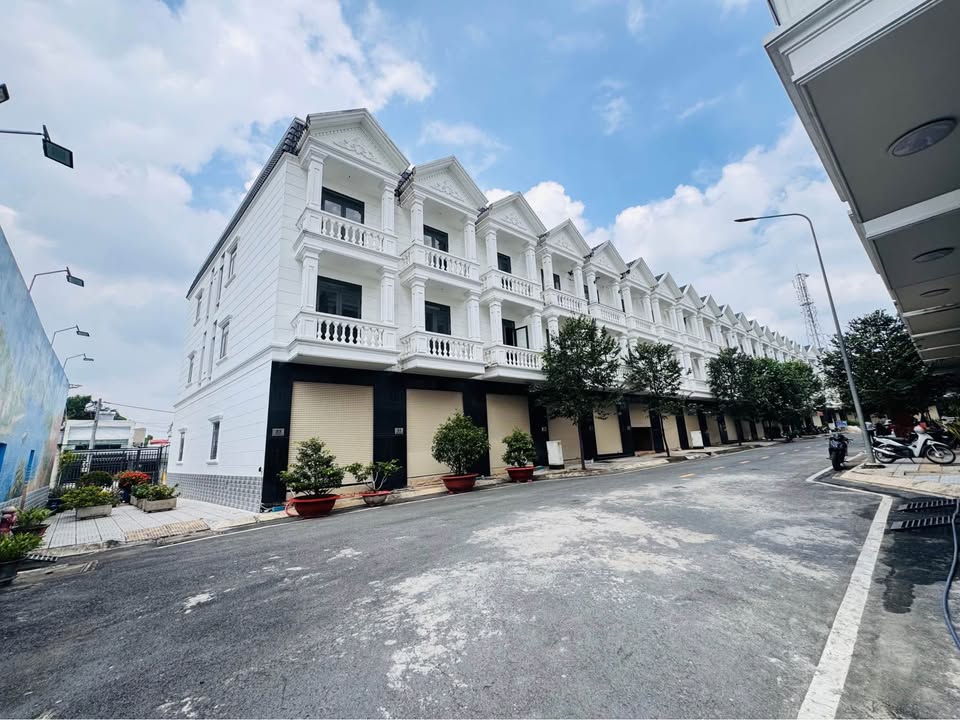 Nhà phố 2 mặt tiền Lái Thiêu 75m² giá 6.7 tỷ - Đầu tư sinh lời ngay!