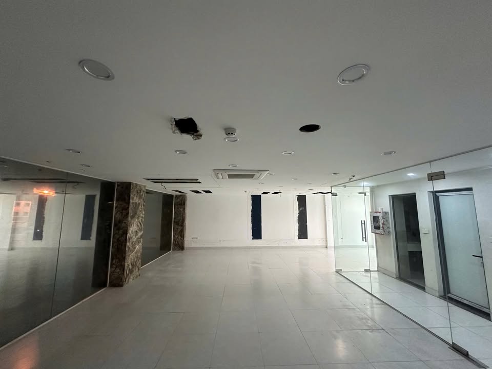 Mặt bằng kinh doanh cho thuê Tầng 1 phố Nguyễn Văn Tuyết, Đống Đa 100m² - Địa điểm lý tưởng cho mọi mô hình kinh doanh!