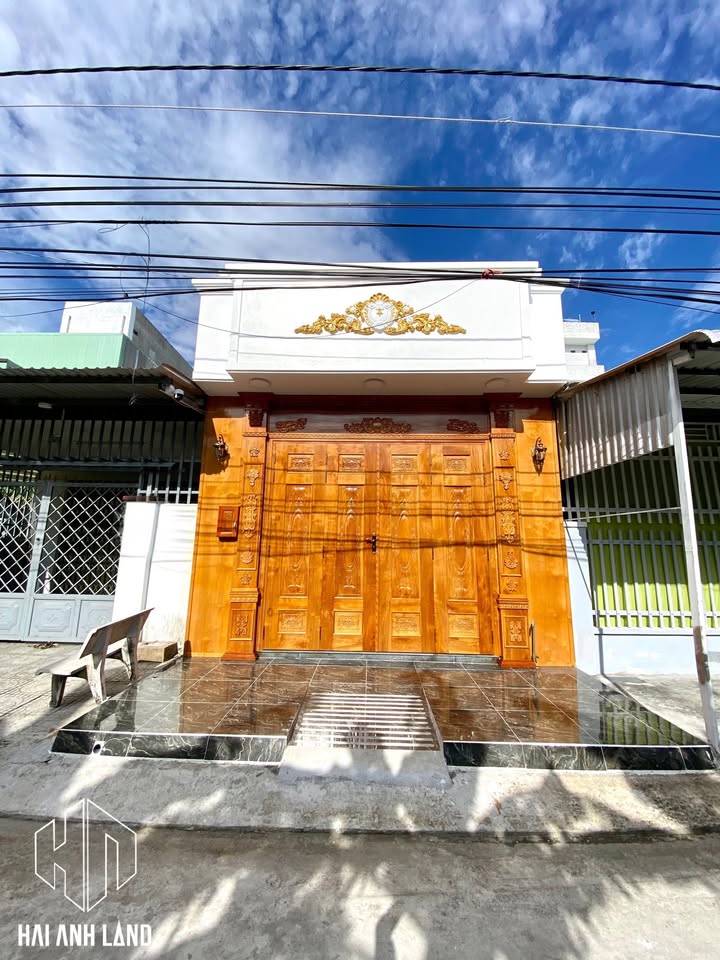 Nhà mặt tiền Nguyễn Văn Tố, Rạch Giá 100m² - Giá 2.9 tỷ, sổ hồng chính chủ!