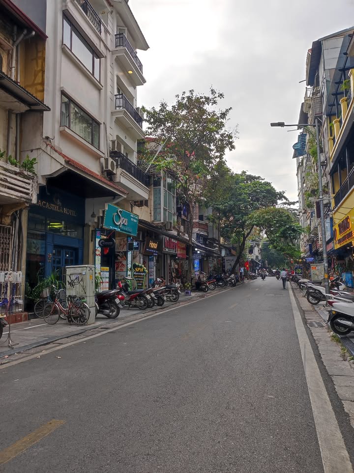 Nhà mặt phố Hàng Mành, Hoàn Kiếm 59m² giá 43.5 tỷ - Đầu tư sinh lời cao!