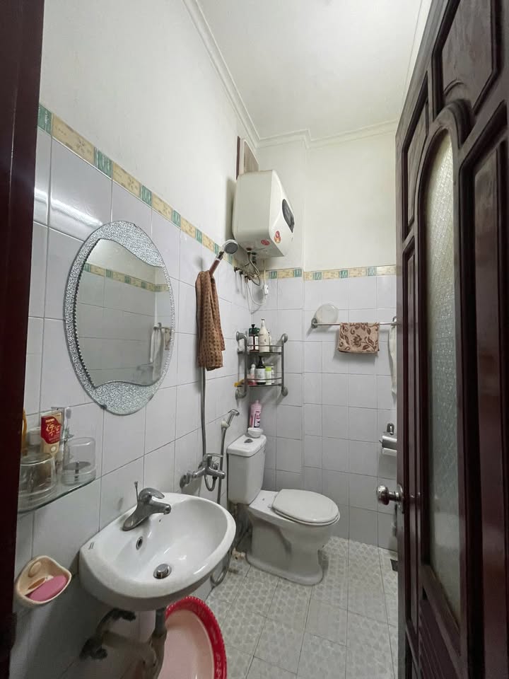 Nhà mặt tiền Lê Lợi, Bắc Giang 4 tầng 3 phòng ngủ - Cho thuê giá 20 triệu/tháng