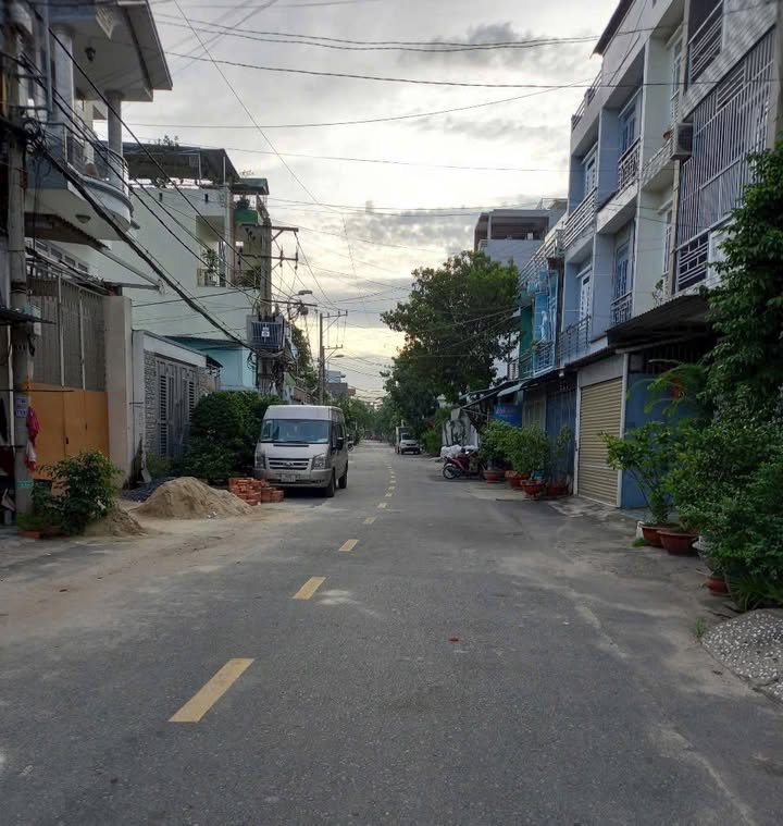 Đất thổ cư Hóc Môn 178m² giá 6.2 tỷ - Sổ hồng chính chủ, xây dựng tự do!