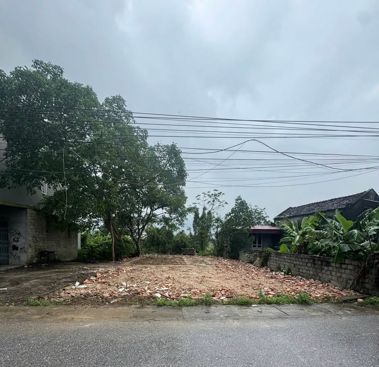 Đất nền Phố 8, Quảng Phú 260m² giá 4 tỷ - Sổ đỏ chính chủ, ra lộc cho khách thiện chí!