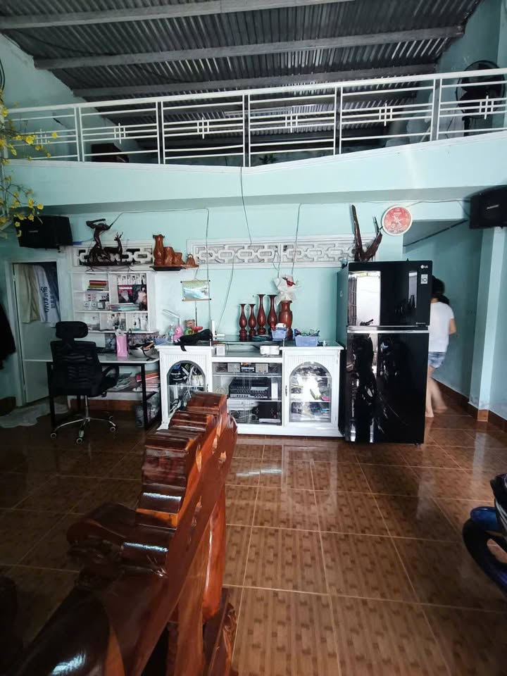 Nhà cấp 4 hẻm Ngô Đến, Nha Trang 60m² giá 900 triệu - Sổ tay, vị trí thuận lợi!