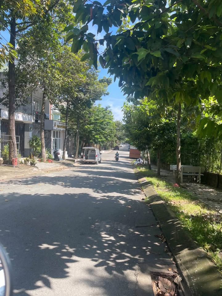 Nhà cấp 4 + 5 phòng trọ tại Dĩ An 142.9m² giá 3.39 tỷ - Đầu tư sinh lời ổn định!