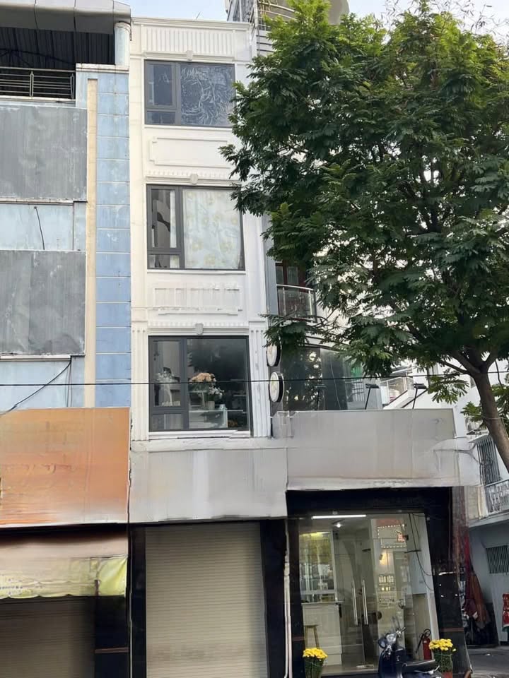 Nhà mặt tiền đường Nguyễn Cư Trinh, Quận 1, 36m² - Cho thuê ngay!