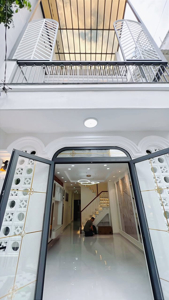 Nhà phố Phú Thuận, Quận 7, 60m², giá 5.5 tỷ - Vị trí đẹp, cách mặt tiền chỉ 50m!