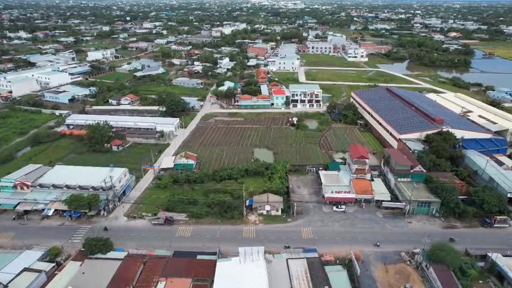 Nhà riêng Long Trạch, Cần Đước 120m² giá 2.95 tỷ - Mặt tiền DT826 thuận lợi!