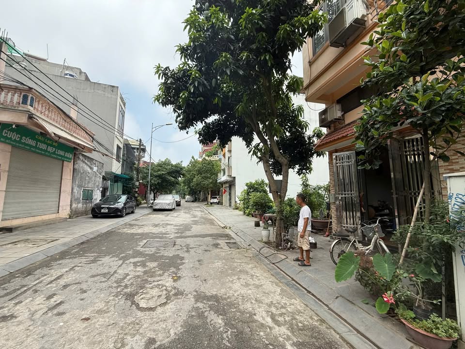 Bán lô đất đẹp tại Thượng Thanh, Long Biên 90m² - Sổ đỏ chính chủ, giá thỏa thuận!