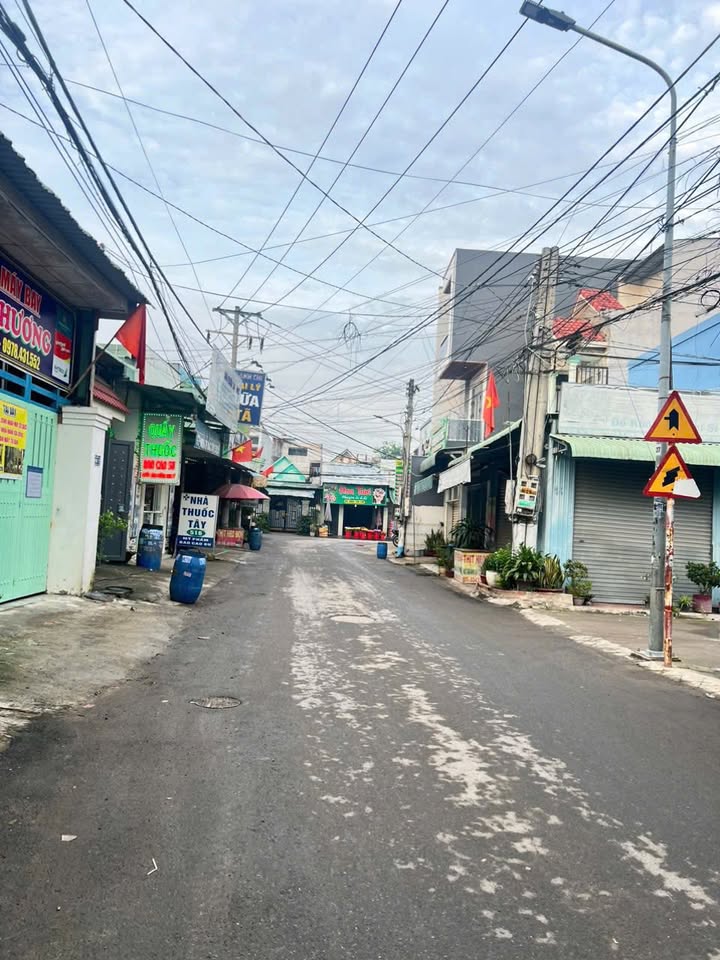 Nhà mặt tiền đường Bình Chuẩn, Thuận An 6 triệu/tháng - Kinh doanh tuyệt vời!