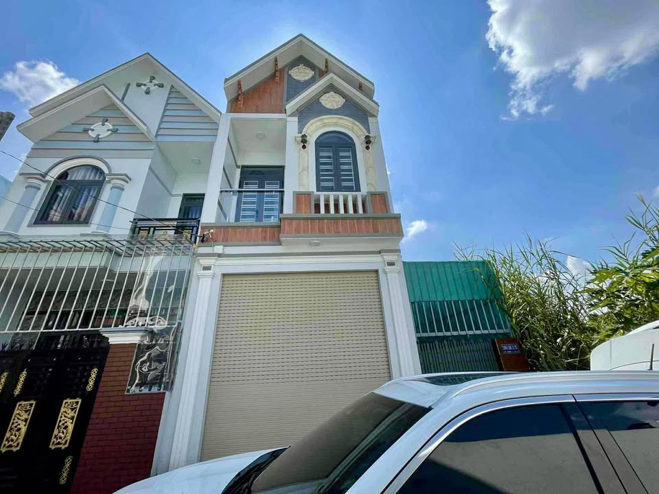 Nhà Hoá An Dĩ An 72m² giá 2.6 tỷ - Khu dân cư an ninh, tiện ích đầy đủ!