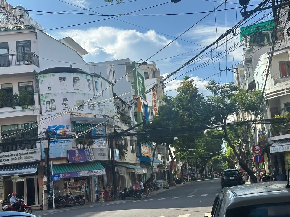 Nhà 3 tầng mặt tiền Hồng Bàng Nha Trang 46.7m² giá 15.9 tỷ - Kinh doanh sinh lời!