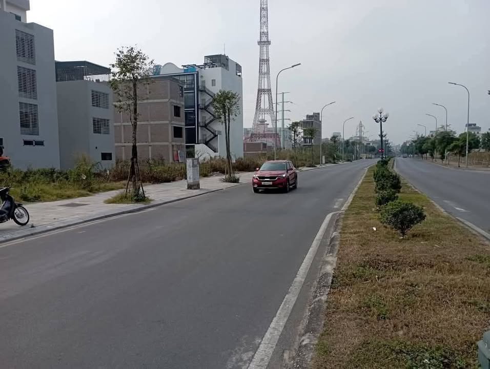 Đất mặt đường Nguyễn Công Trứ, Lộc Vượng, 120m² giá 8 tỷ - Vị trí đẹp, hướng Tây Bắc!