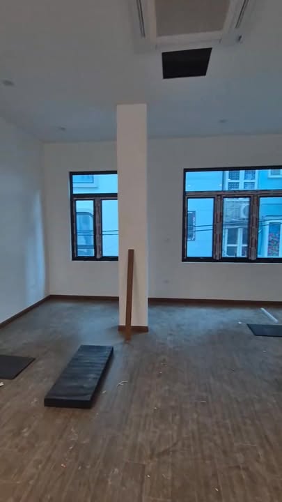 Bán tòa nhà mặt ngõ Trần Quý Cáp 50m² giá 19.8 tỷ - Thiết kế hiện đại, ô tô vào tận nơi!