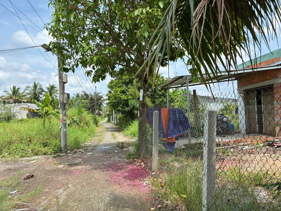 Bán đất thổ cư tại khu phố 8, phường Trung An, 176m² - Đường ô tô vào tận nơi!