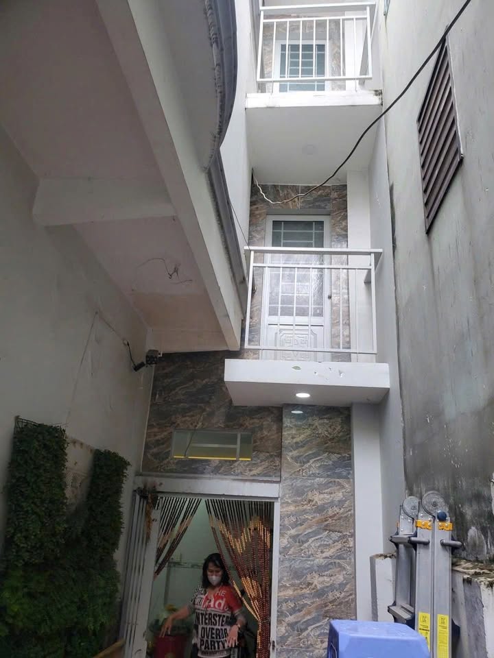 Nhà cho thuê đường Hải Thượng Lãn Ông, Quận 5, 22m² giá chỉ 8 triệu/tháng - Nhà mới 100%!