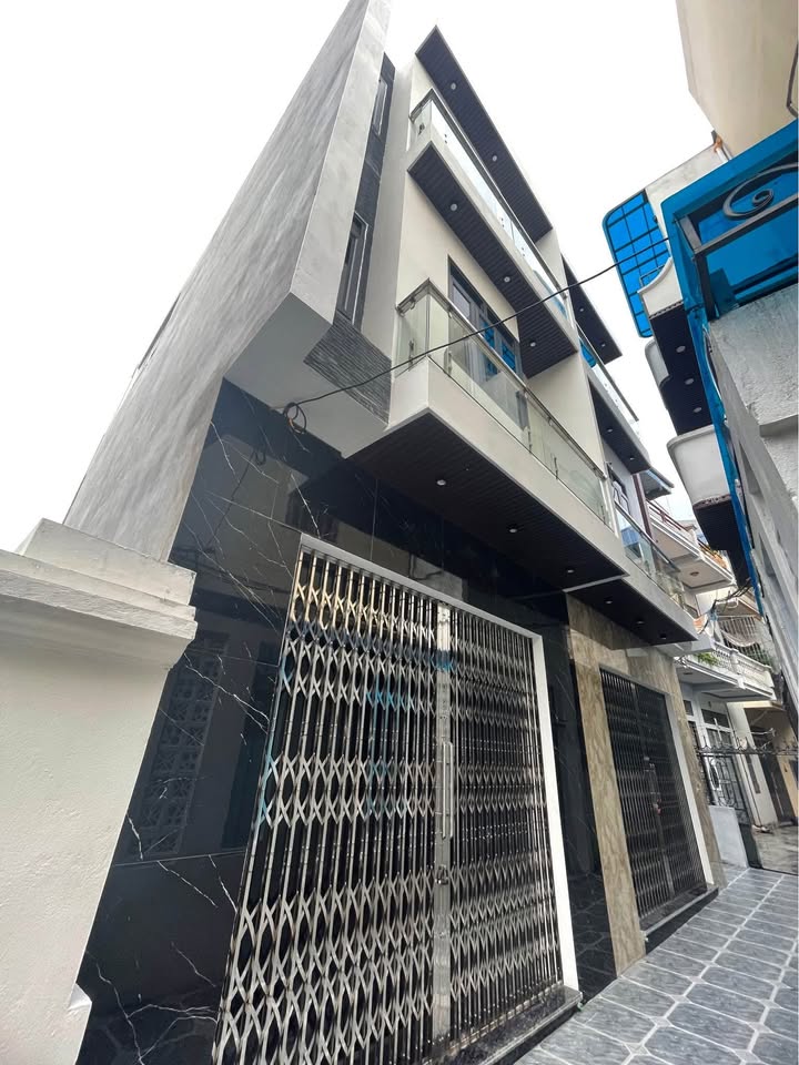 Nhà 3 tầng đường Hùng Vương, Nam Định 45m² giá 2.48 tỷ - Sẵn sàng vào ở!