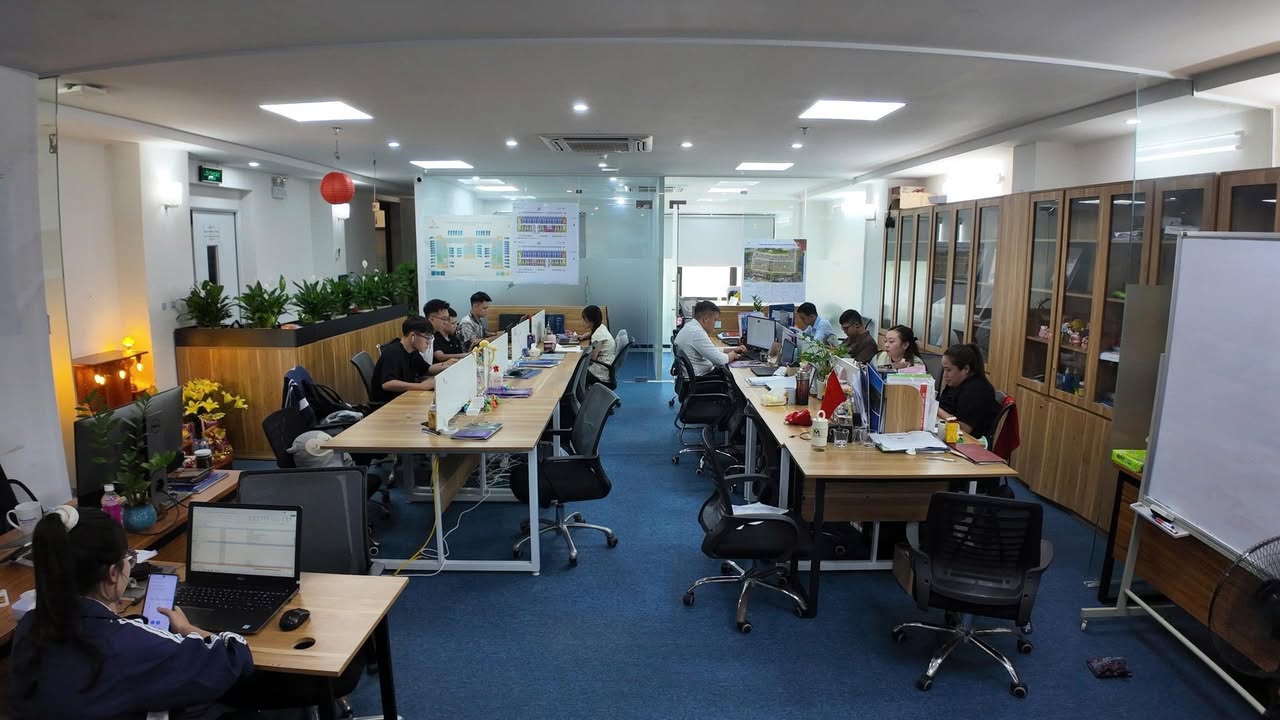 Văn phòng cho thuê Trần Thái Tông Cầu Giấy 160m² giá 34 triệu - Không gian thoáng đãng, tiện nghi đầy đủ!