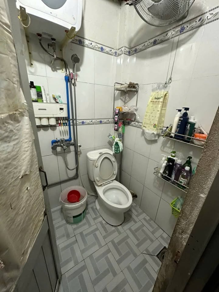 Cho thuê nhà mặt tiền kinh doanh Quận 9, 80m² giá 10 triệu - Vị trí sầm uất, thuận lợi cho đa ngành nghề!