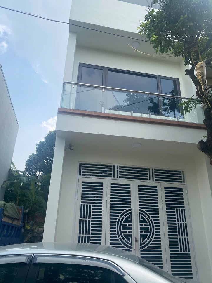 Bán nhà 3 tầng đường Nguyễn Tất Thành, TP. Việt Trì, Phú Thọ - Giá 4 tỷ, chính chủ!