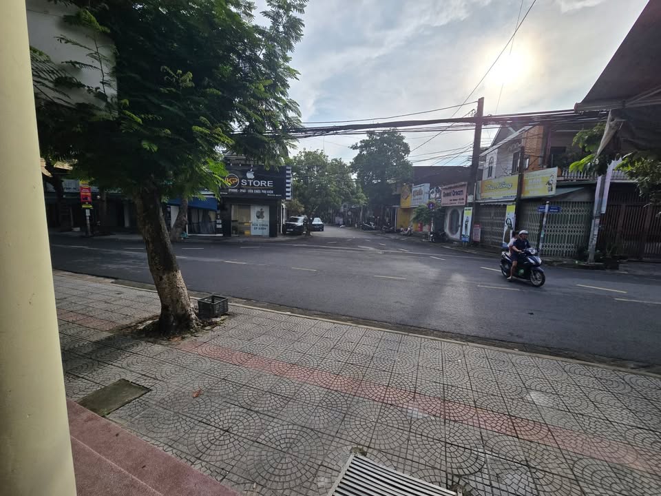 Nhà cho thuê mặt tiền đường Hàm Nghi, Đông Hà 2 tầng - Giá 5 triệu/tháng